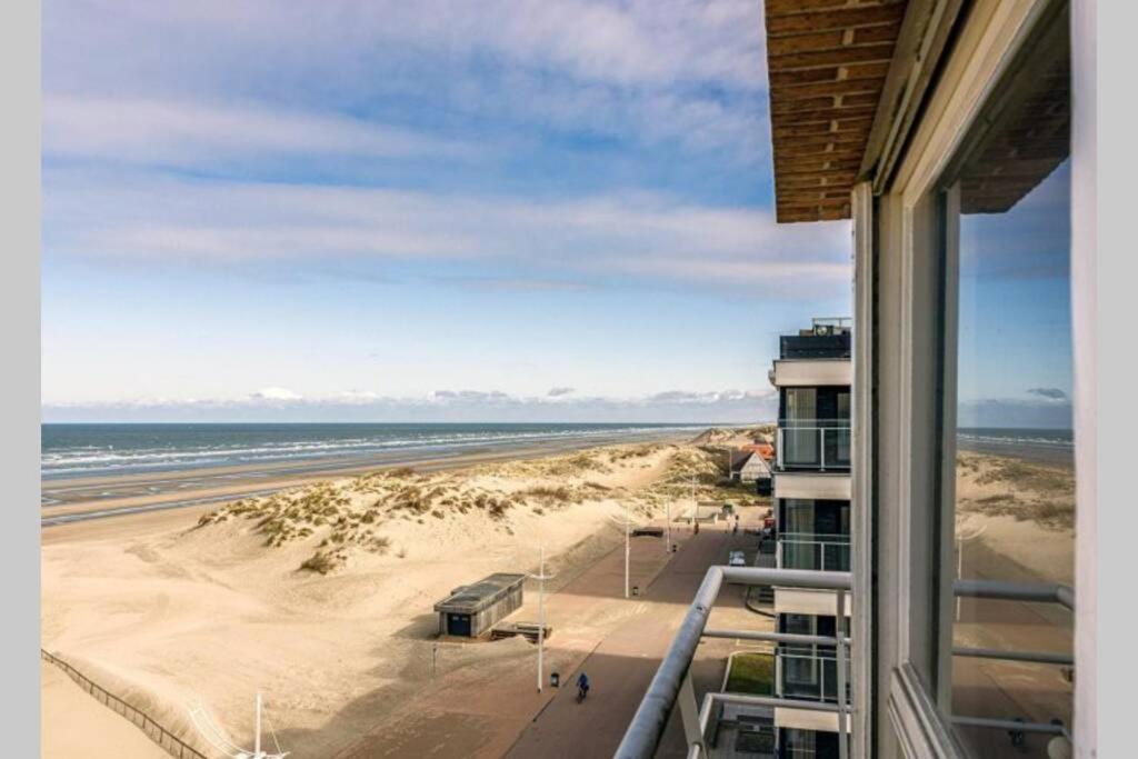 Appartment With Frontal Sea View With 3 Bedrooms Koksijde Exterior photo