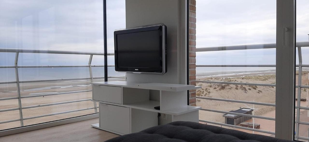 Appartment With Frontal Sea View With 3 Bedrooms Koksijde Exterior photo
